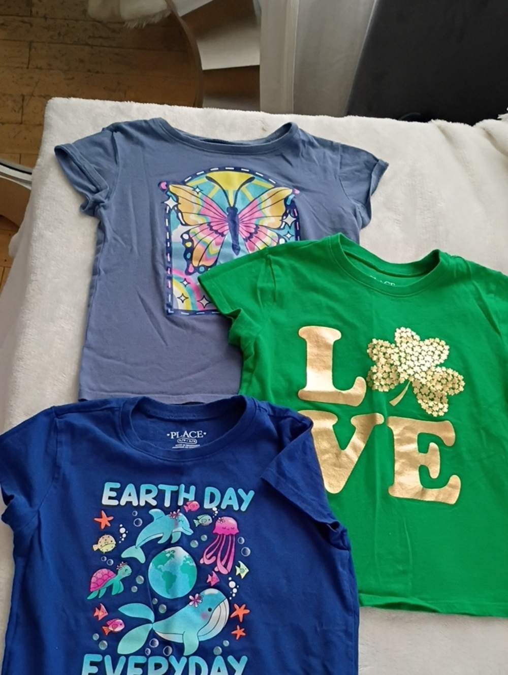 Place Green (3) Short Sleeve Tee with Gold Sequin Clover and LOVE